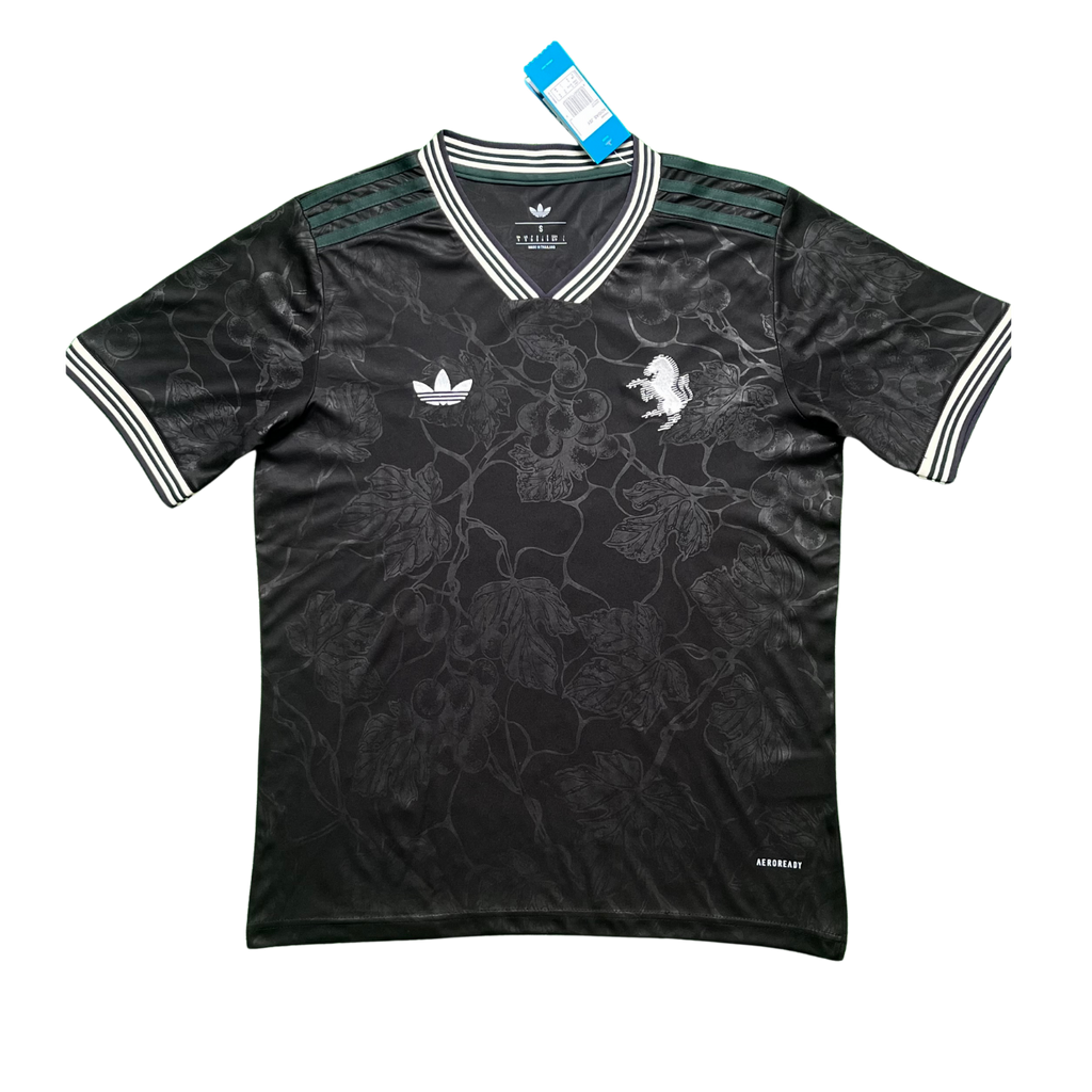 The Juventus 2025/26 Short Sleeve Away Jersey