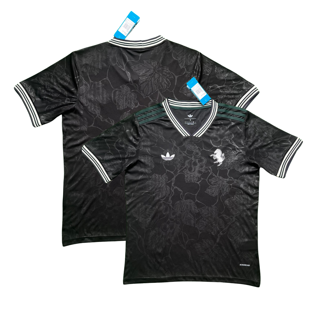The Juventus 2025/26 Short Sleeve Away Jersey